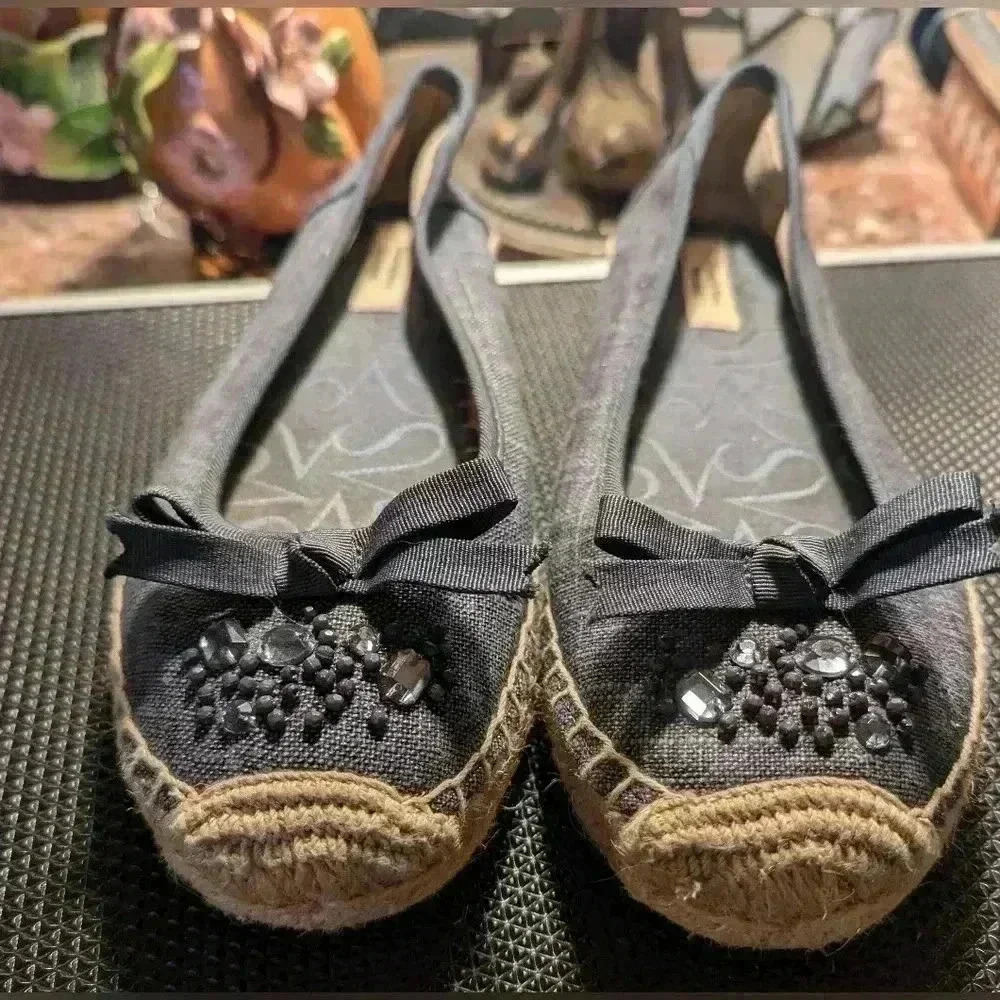 Vera Wang Women's Espadrilles Denim Blue Jeweled Sizes 8M